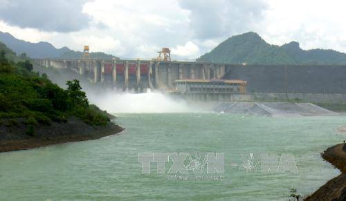 17 giờ ngày 29/8, Thủy điện Tuyên Quang đóng 1 cửa xả đáy 